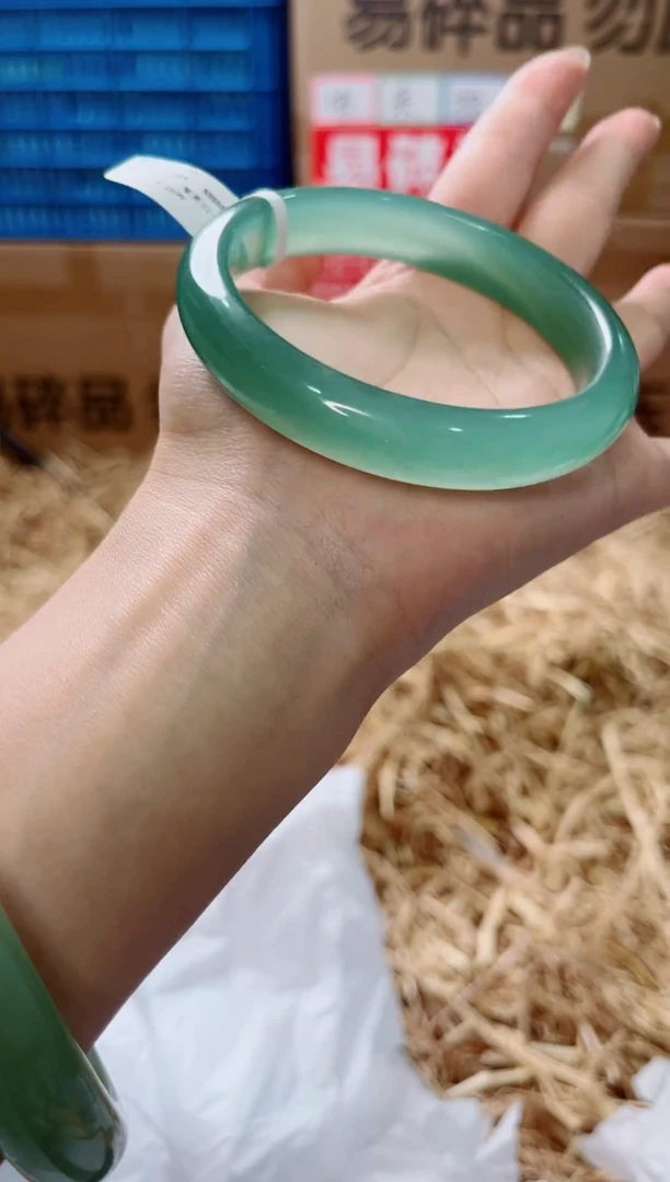 未镶嵌手镯石英质玉D-1155