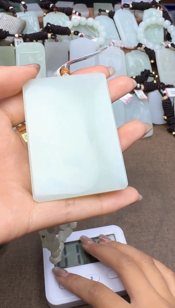 和田玉未镶嵌颈饰永