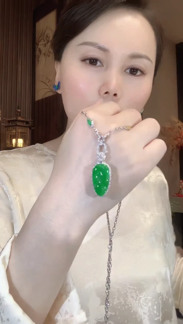 吊坠(不含链)18K金镶嵌翡翠A23