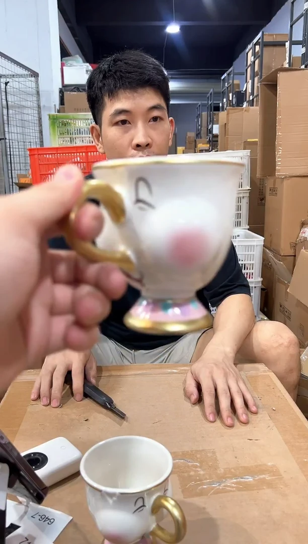 瓷片陶瓷微笑阿奇杯