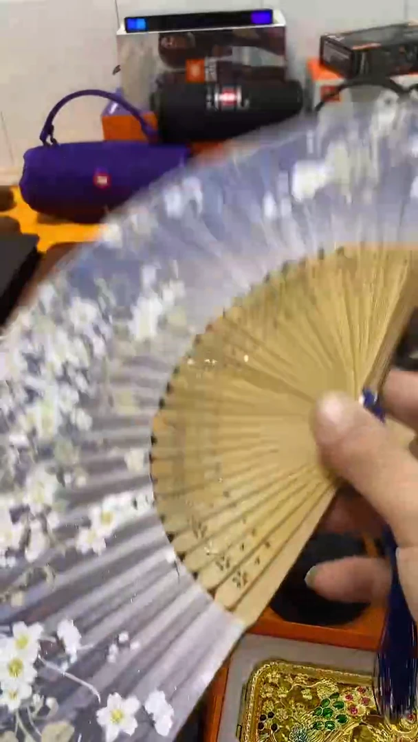 瓷片闪购商品 如图所示