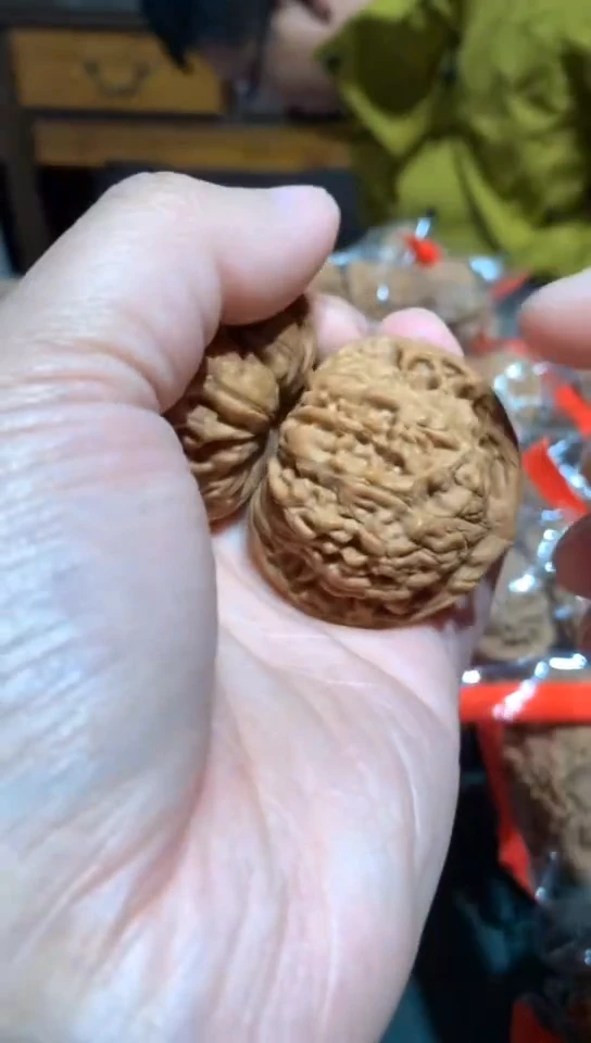 【闪购商品】文玩核桃吊坠官帽核桃