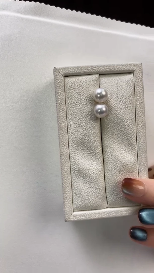 18K金镶嵌耳饰海水珍珠9-10澳白珍珠耳饰