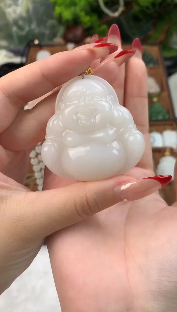 颈饰未镶嵌和田玉吊坠