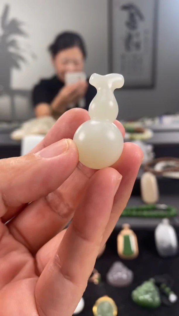 颈饰未镶嵌和田玉精品葫芦