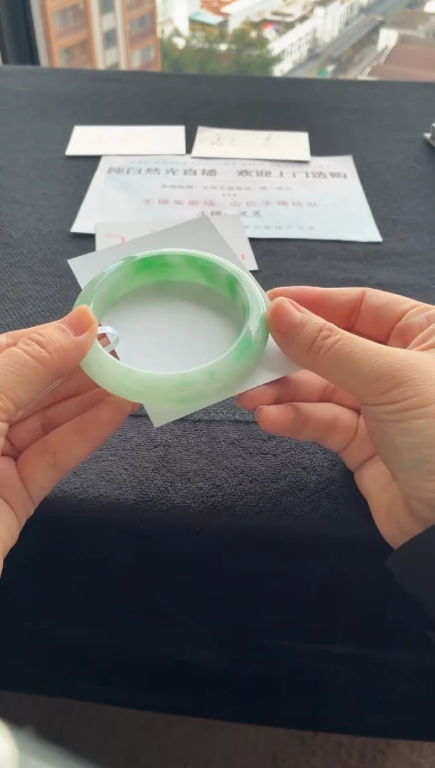 翡翠手镯未镶嵌f***a买断价XW23017548