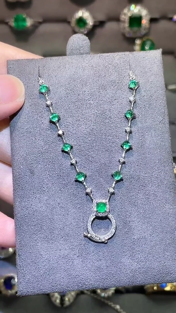 18K金镶嵌项链祖母绿  万能扣  潘杰希尔1.26ct