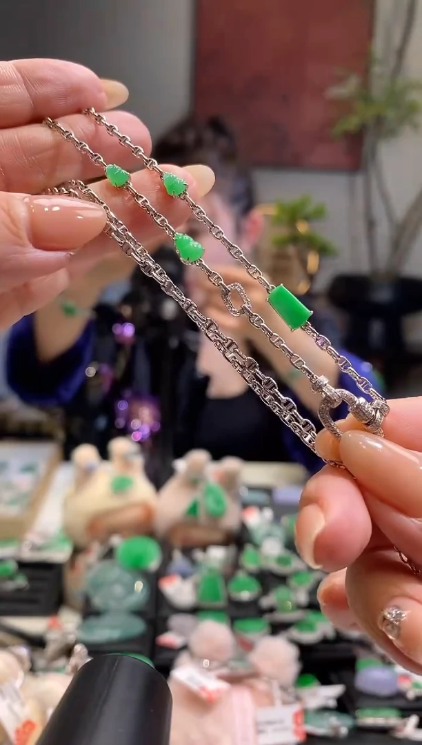项链18K金镶嵌翡翠百搭链