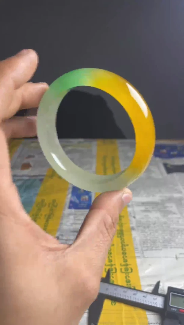 高雅瑞丽风手镯时尚精美冰透女款36