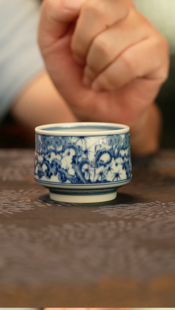 仿明青花松竹梅小杯子