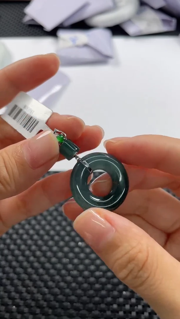 颈饰18K金镶嵌翡翠基地发货H 740