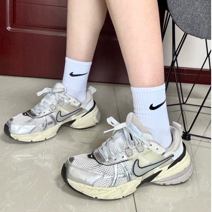 nike耐克女鞋运动鞋W NIKE V2K RUN潮流板鞋/流光风鞋FD0736-100