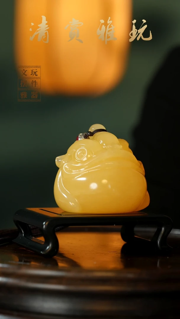 玉《富贵金蟾》手把件摆件