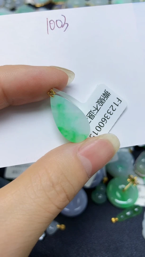 翡翠18K金镶嵌颈饰 天然翡翠A货