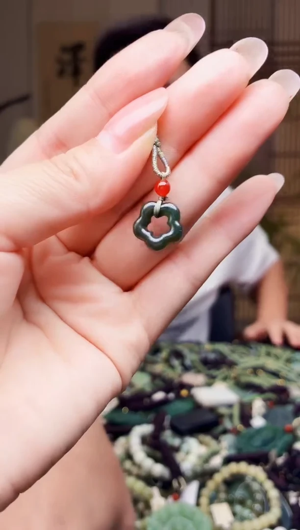 颈饰未镶嵌和田玉多样性发货，拍一发一