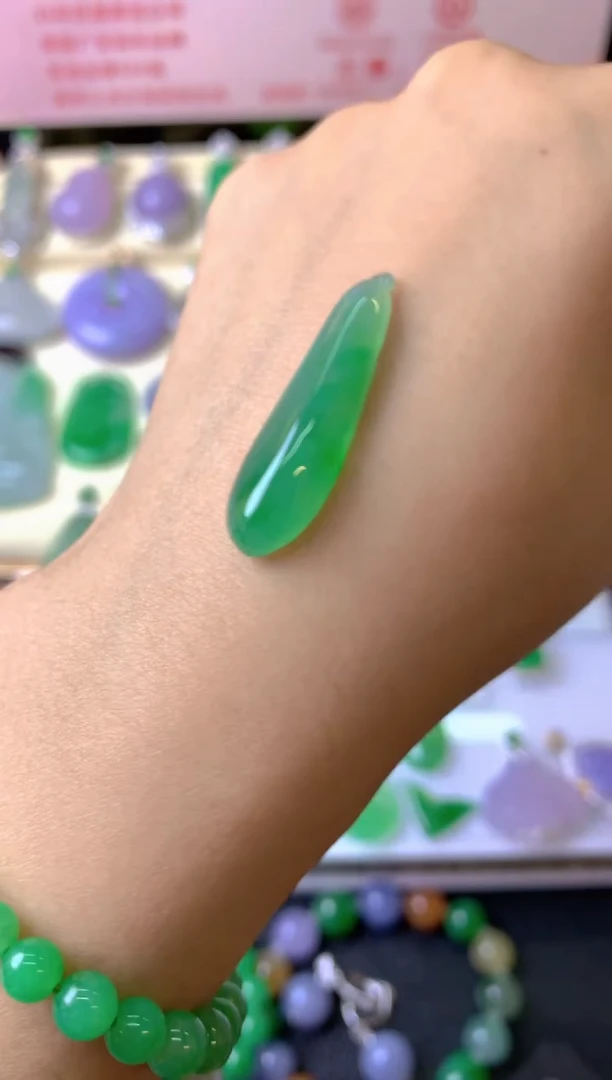 未镶嵌定制翡翠Y**O裸玉（客户意向镶嵌）