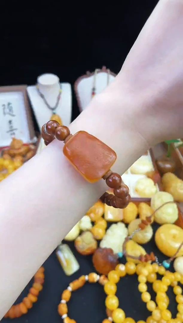未镶嵌琥珀珠宝奇石柒月