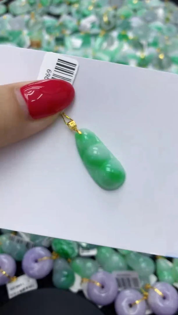 翡翠18K金镶嵌颈饰1111111111111