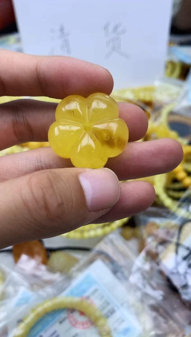 裸石蜜蜡未镶嵌吊坠
