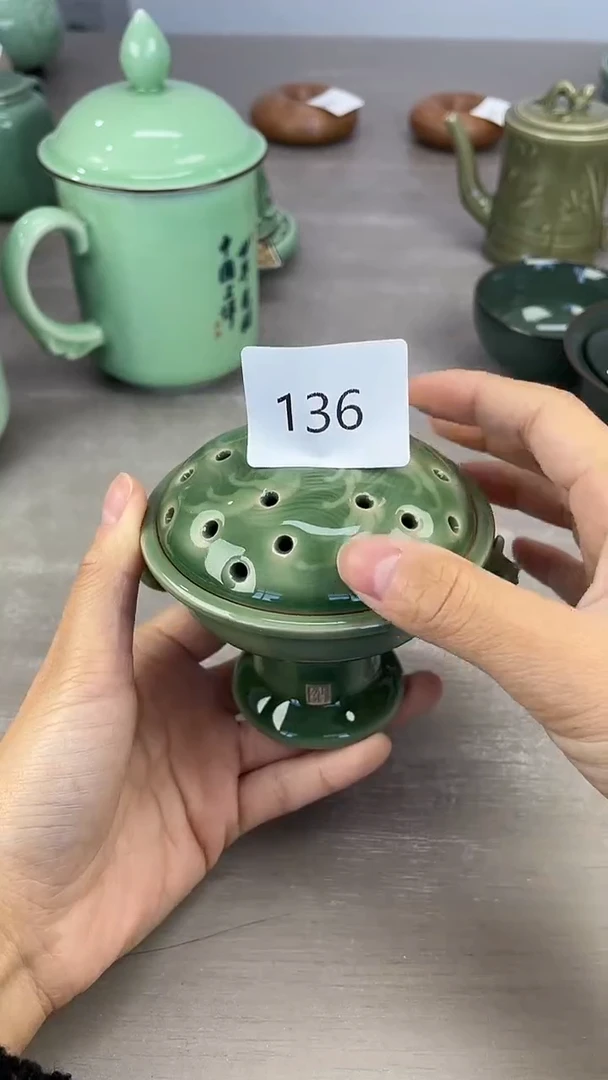 青瓷仓储清仓福利136微微暇