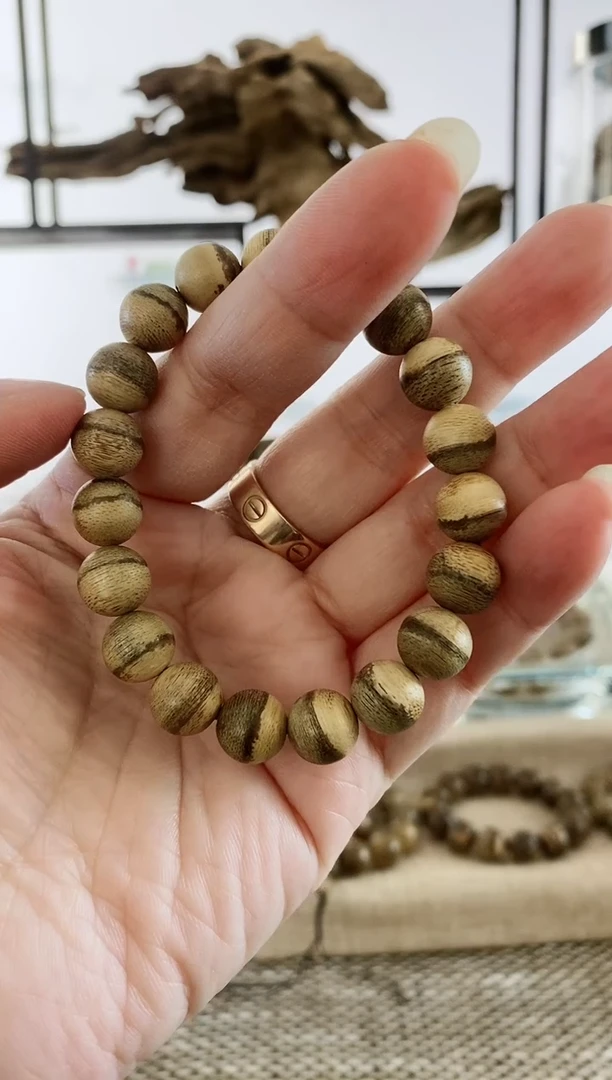 沉香手串加里曼丹花珠陈化料10MM单圈