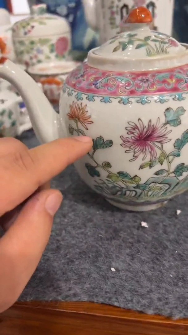 摆件瓷摆件瓷摆件粉石榴花黄盖壶
