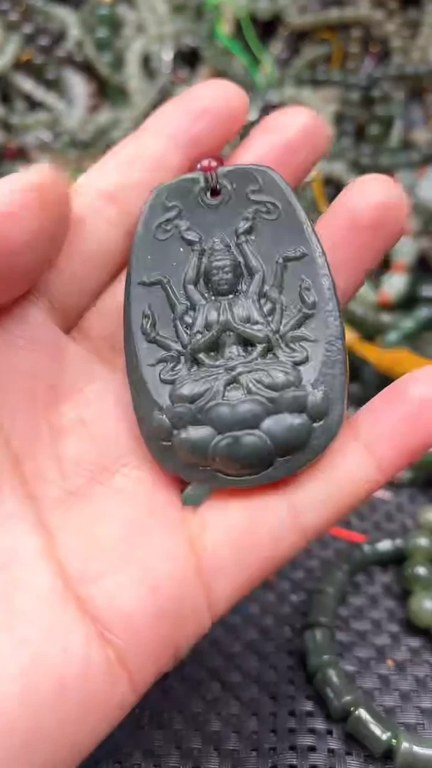 颈饰未镶嵌和田玉1