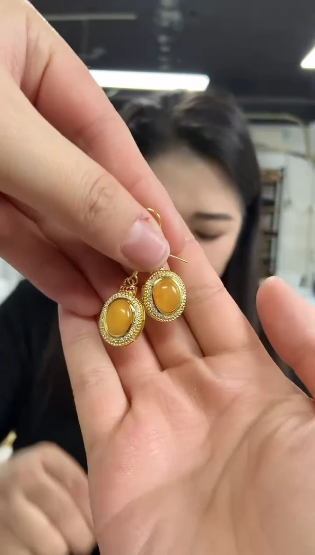 【闪购商品】蜜蜡裸石未镶嵌多样性发其一颜色微差