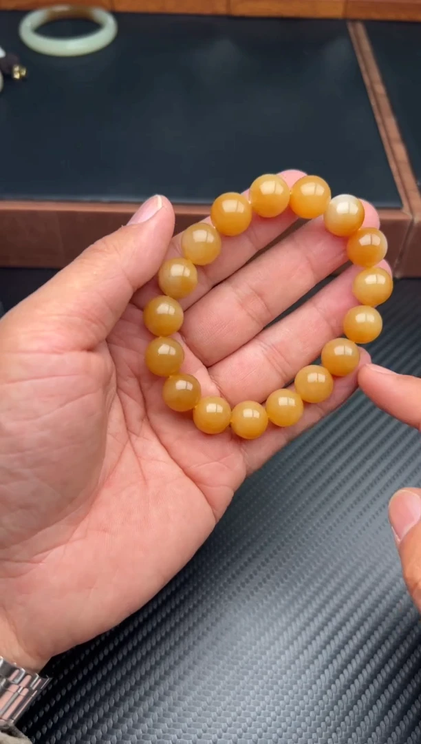 未镶嵌手串和田玉且末金山微色差卡12M