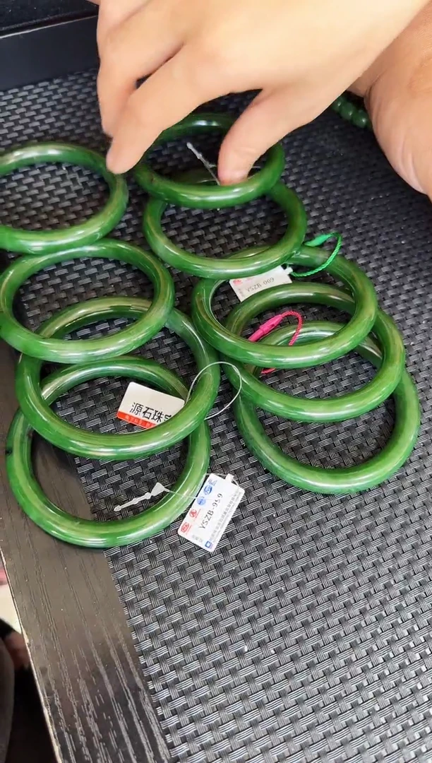 【闪购商品】和田玉（碧玉）手镯未镶嵌约55-60mm 多样性发一