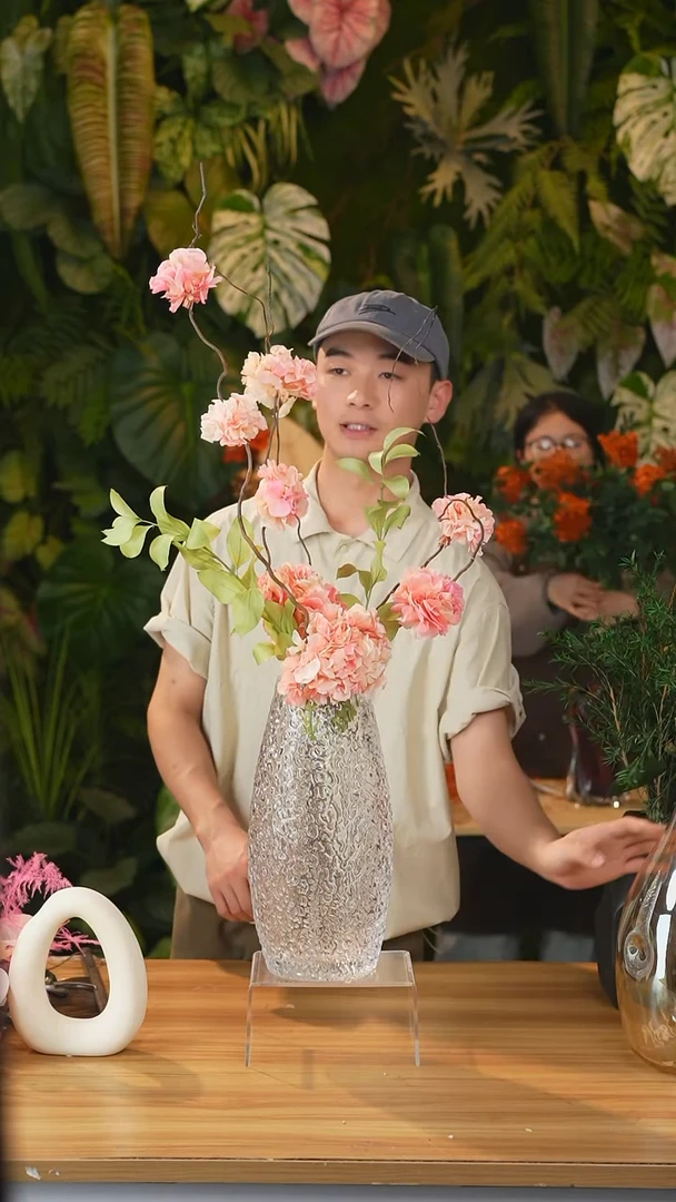 有机玻璃樱花树下花束加春晓花瓶