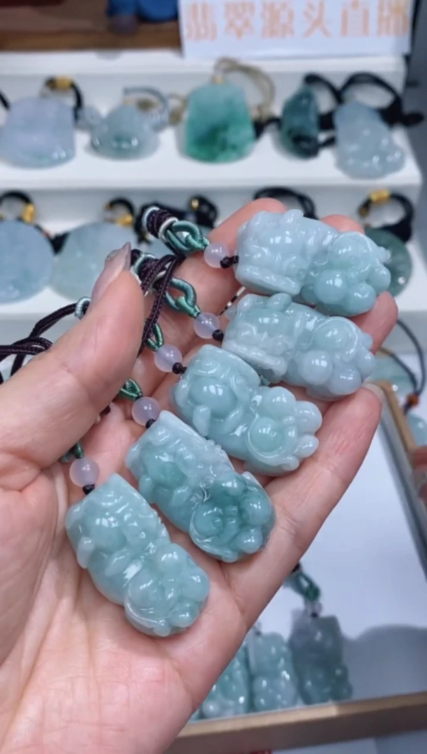 颈饰未镶嵌翡翠吊坠团购多样性发一件