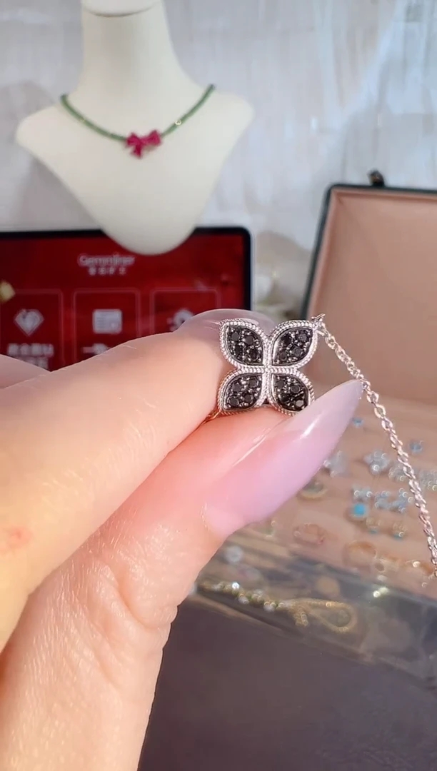 手链18K金镶嵌钻石BB4333