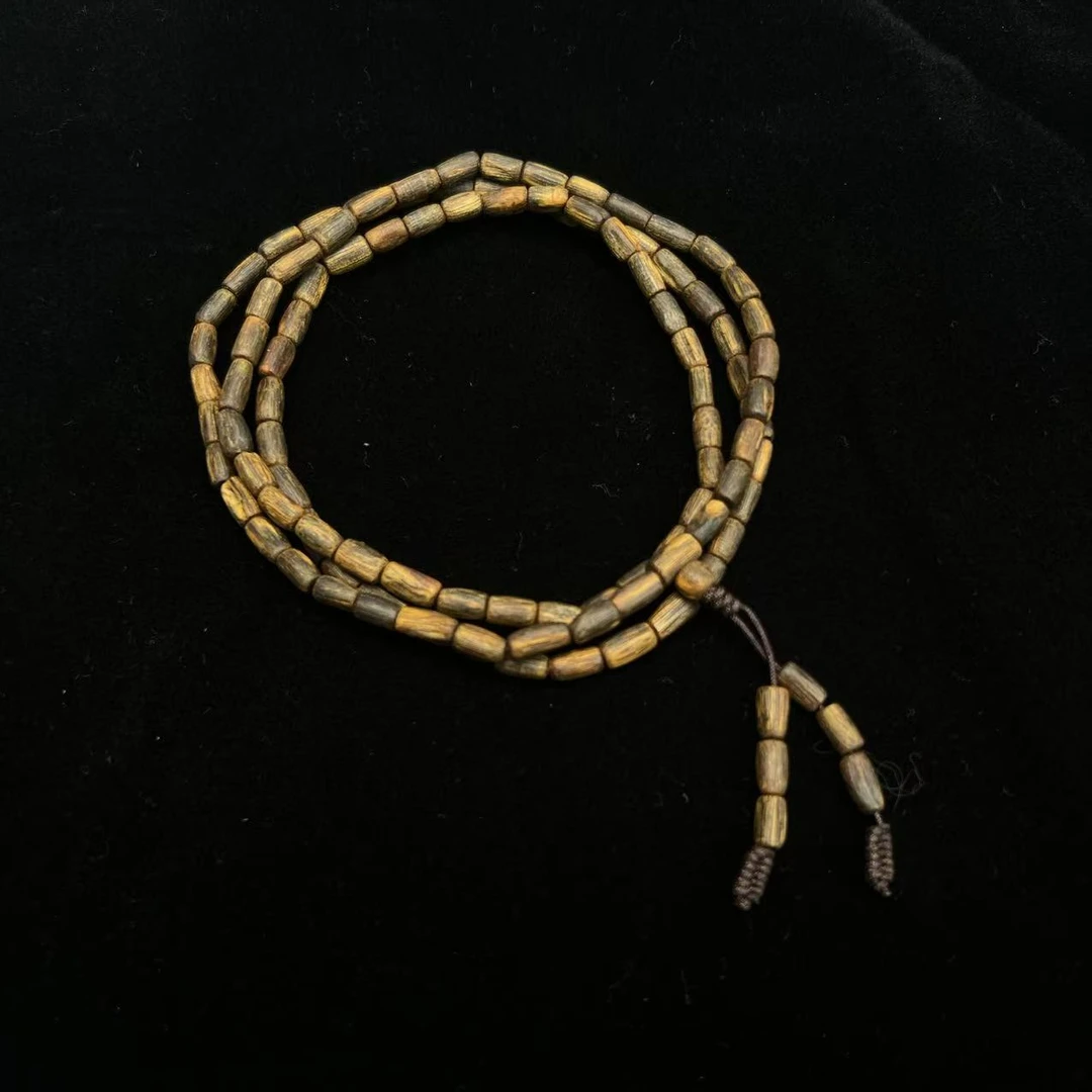 A4738越南芽庄白奇楠沉香随型沉水串/  11.88g