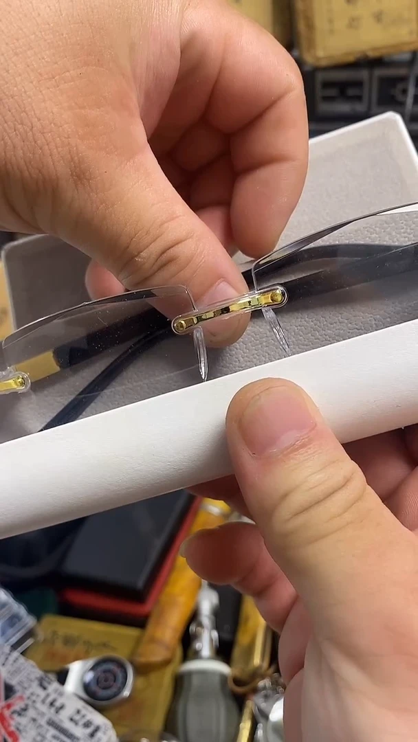 瓷片闪购 商品    如图所示