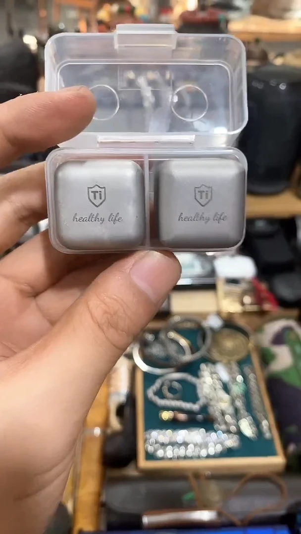 瓷片闪购商品  如图所示