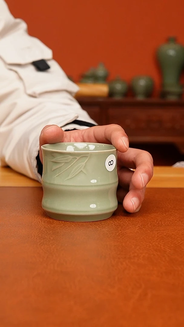 越窑秘色瓷竹节杯二级品