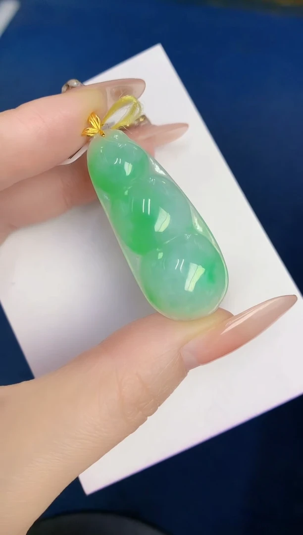 颈饰18K金镶嵌翡翠缅甸天然翡翠A货