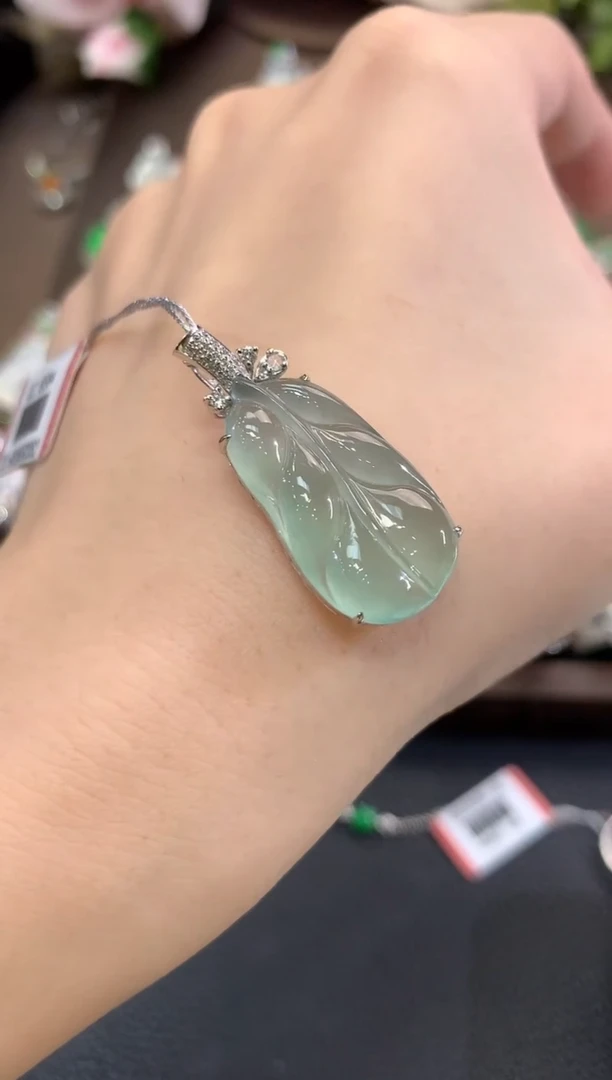 吊坠(不含链)18K金镶嵌翡翠夏日珠宝A75