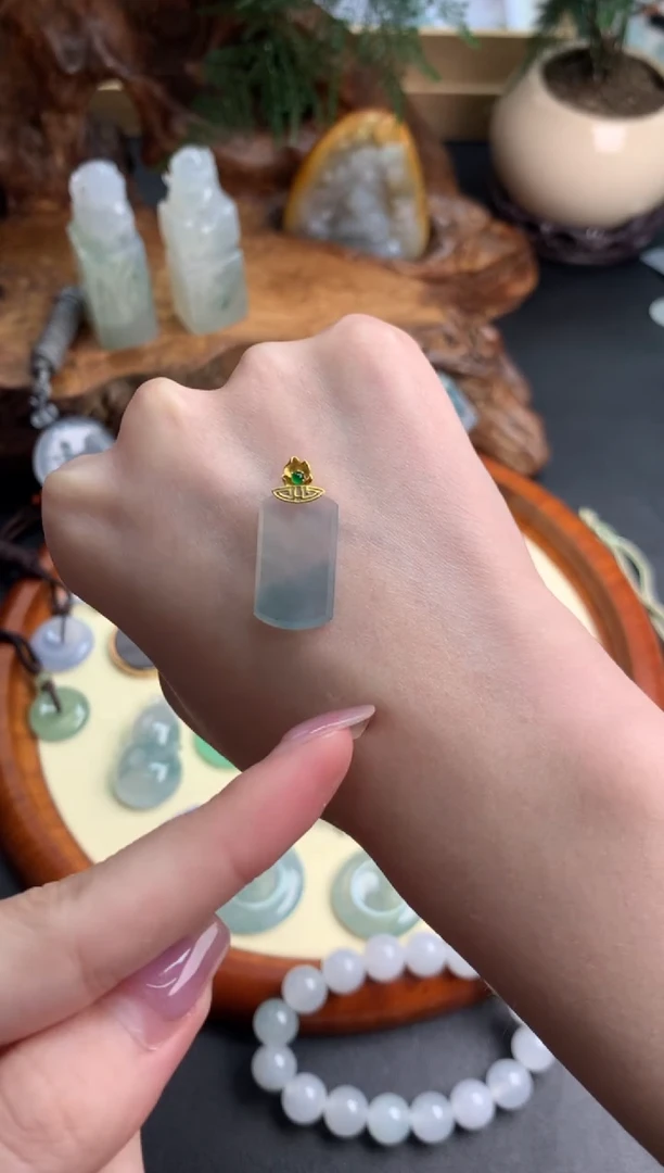 吊坠(不含链)18K金镶嵌翡翠翡翠饰品-151