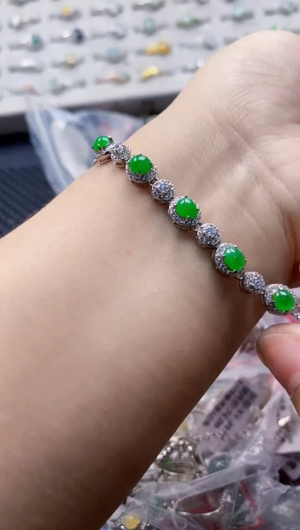 翡翠戒指银S925镶嵌2500000     6