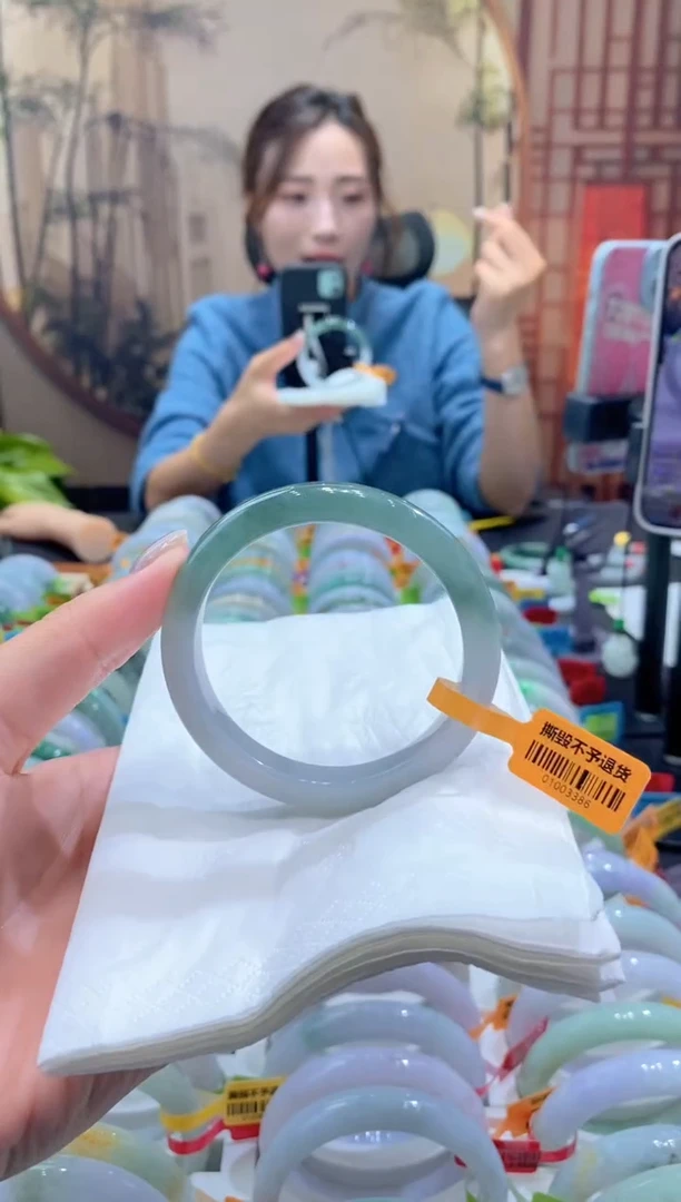 未镶嵌手镯翡翠000072396