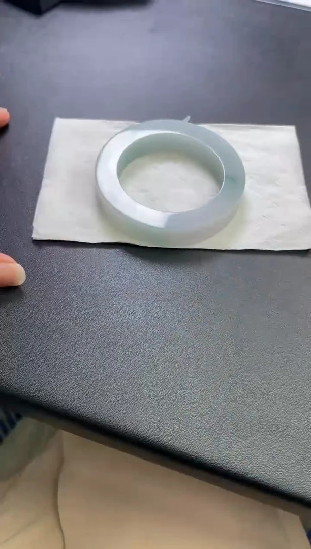 未镶嵌手镯定制翡翠冰**梨手镯