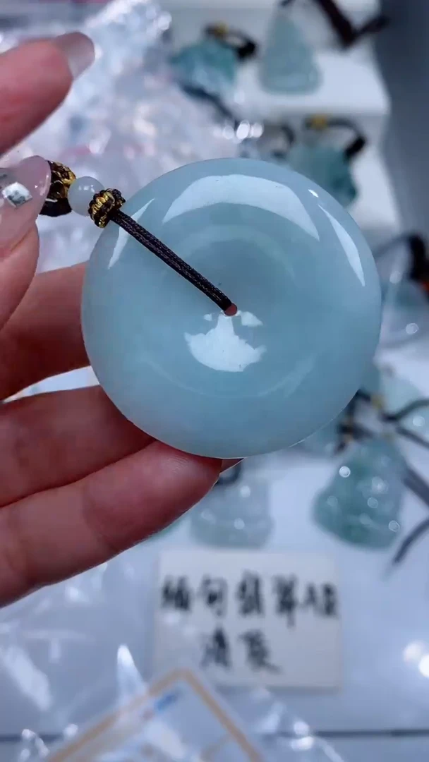 颈饰未镶嵌翡翠吊坠