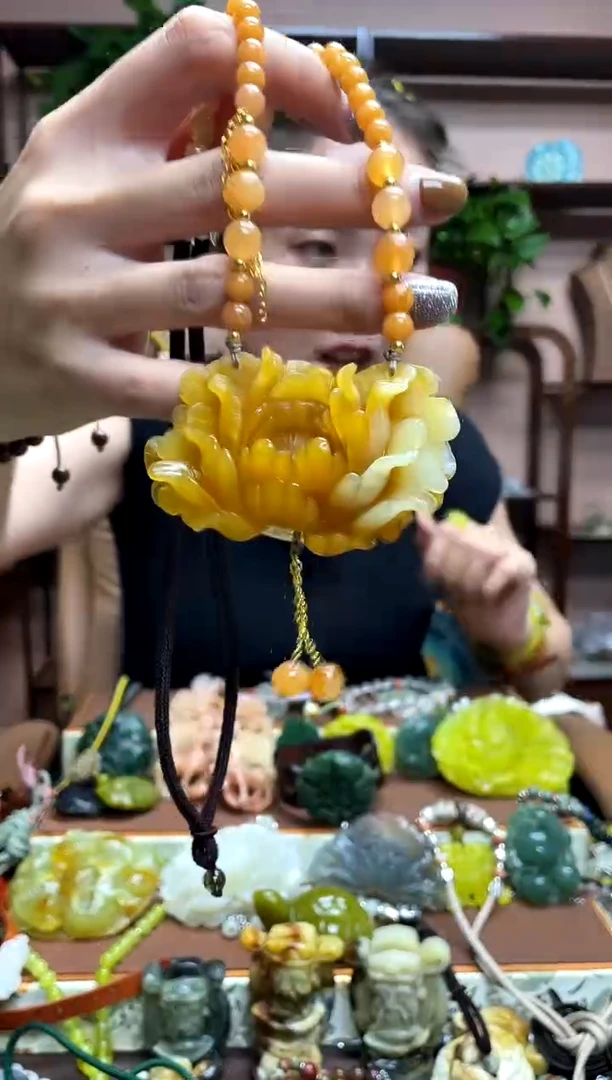 未镶嵌岫玉吊坠·