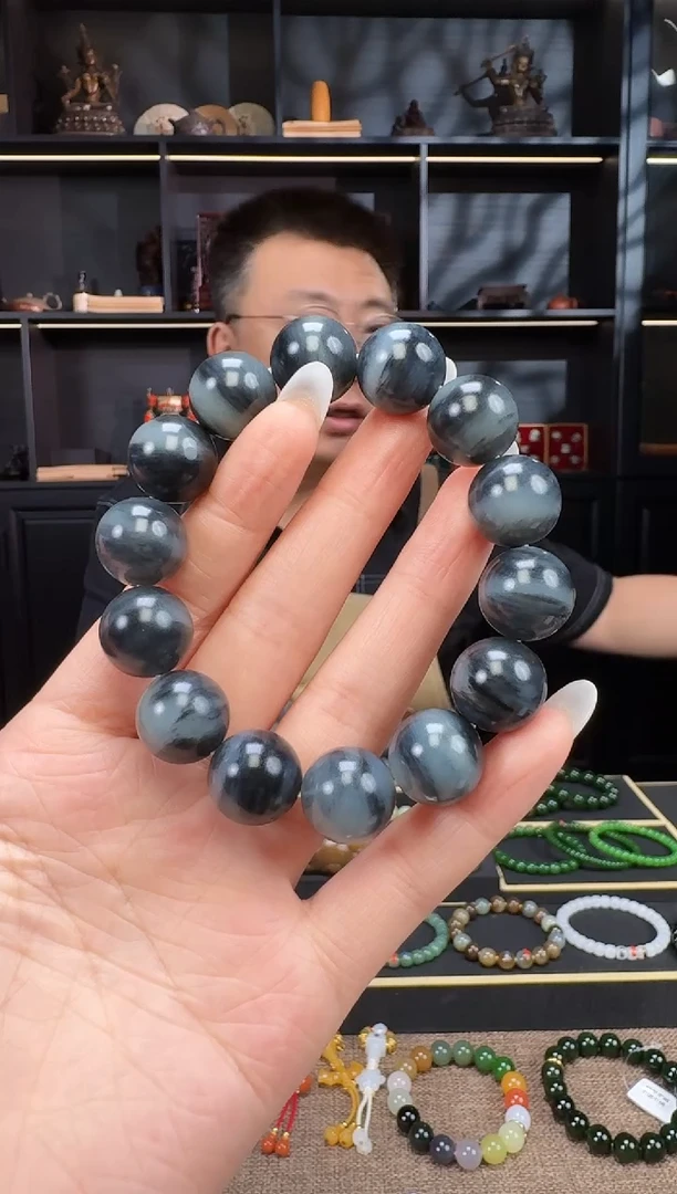 和田玉未镶嵌颈饰3****叔16mm青花手串