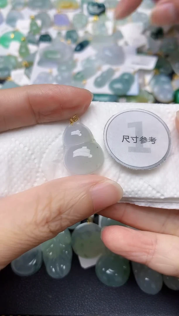 翡翠18K金镶嵌颈饰天然缅甸A货翡翠