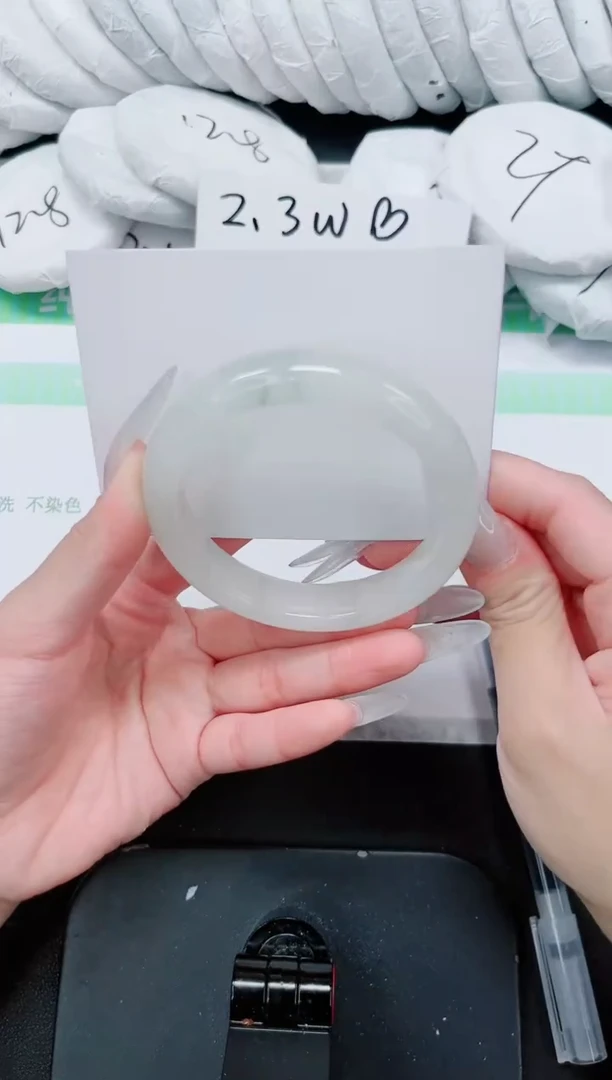 石英质玉手镯未镶嵌126-58.2