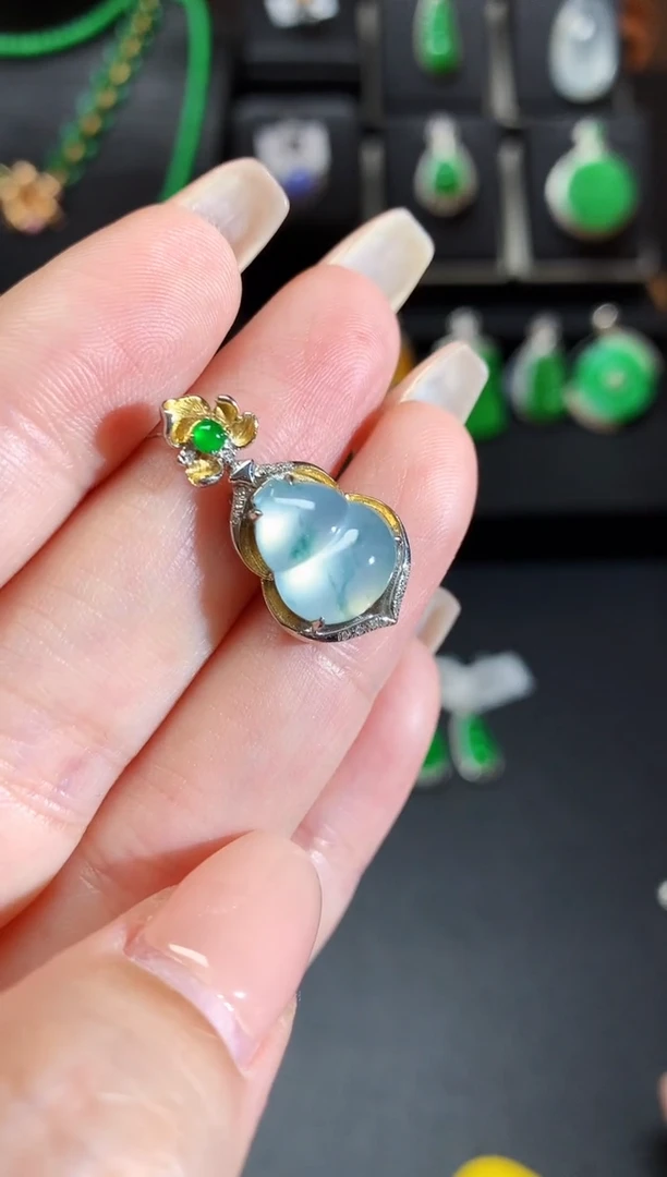 【闪购商品】翡翠吊坠(不含链)18K金镶嵌葫芦