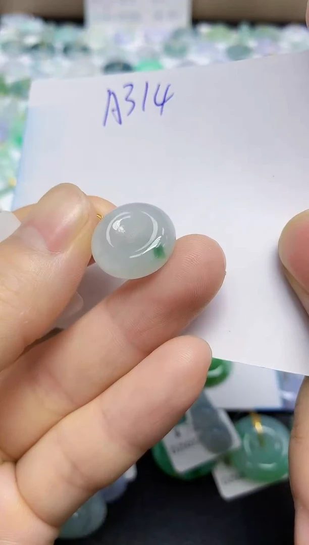 颈饰未镶嵌翡翠天然缅甸翡翠A货翡翠百元以上9元证书费自理